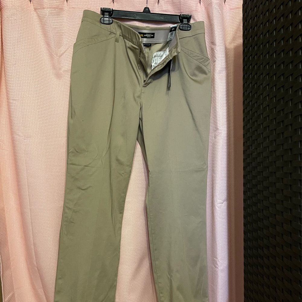 NWT Lee Women's Petite Straight Leg Pant